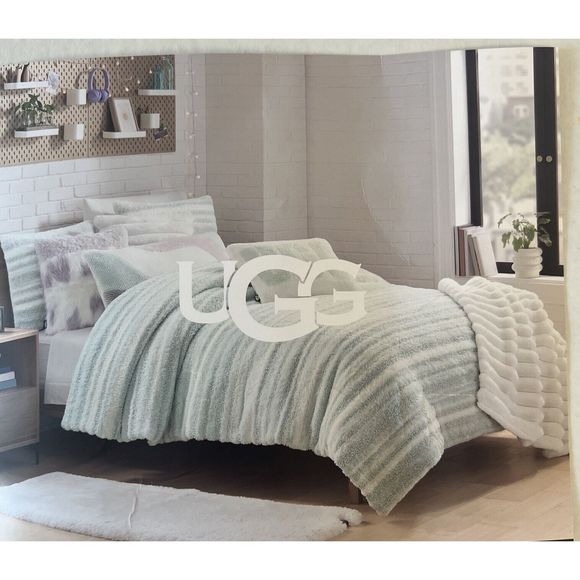 UGG Luxury Atlas Super Soft 3pc. Full/ Queen Comforter Set in Clear Creek Mint - Picture 1 of 8